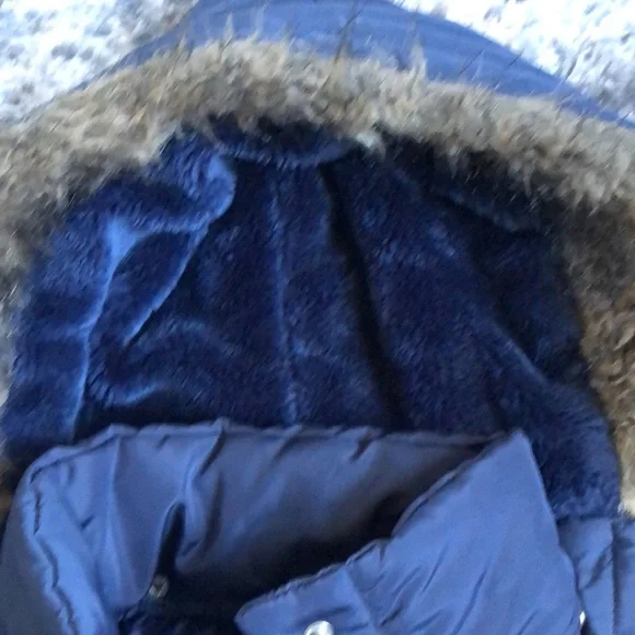 Wet Seal Navy Quilted Hooded Puffer Vest with Faux Fur Trim - Picture 4 of 6
